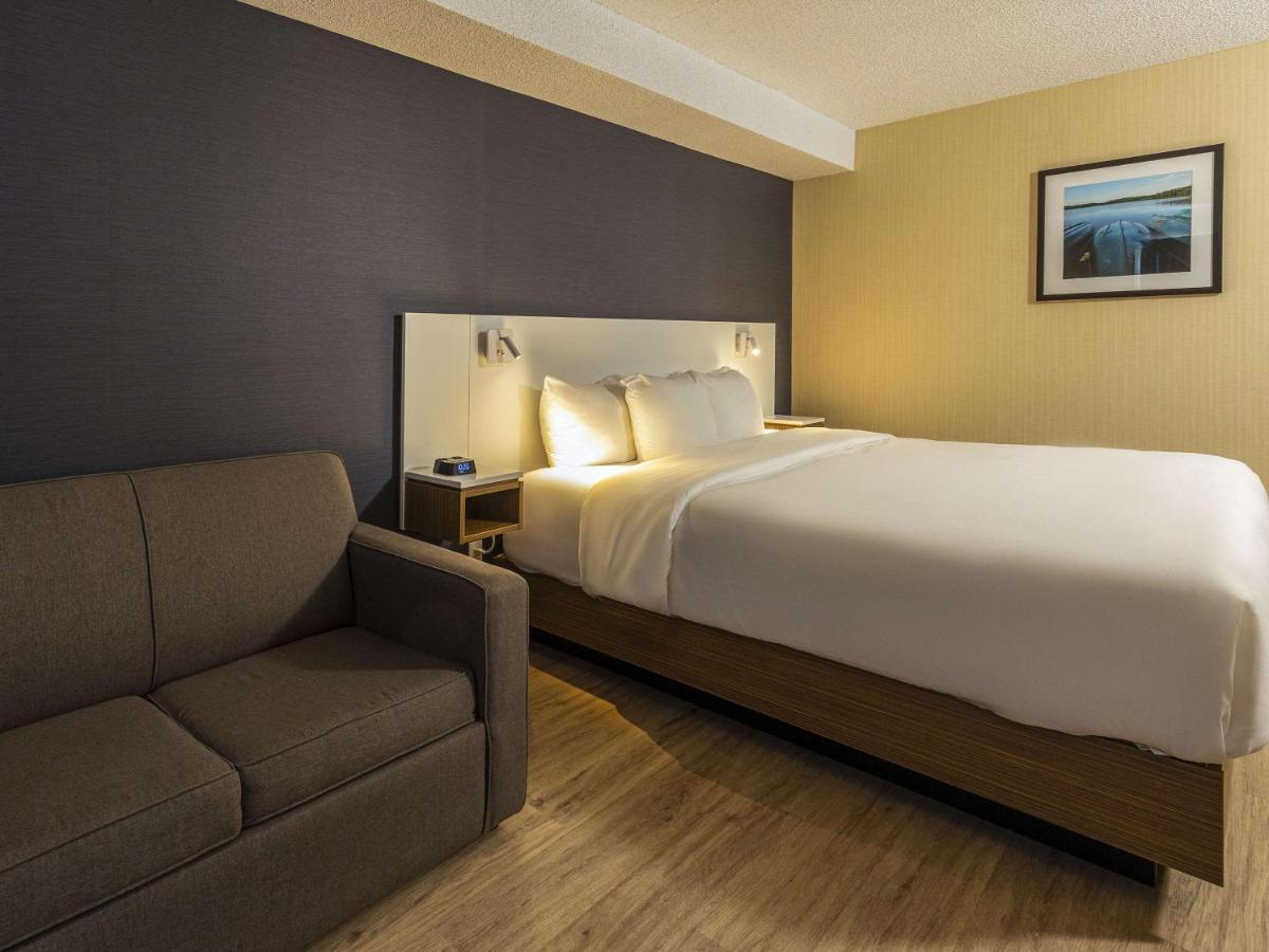 Comfort Inn Rouyn-Noranda Exterior photo