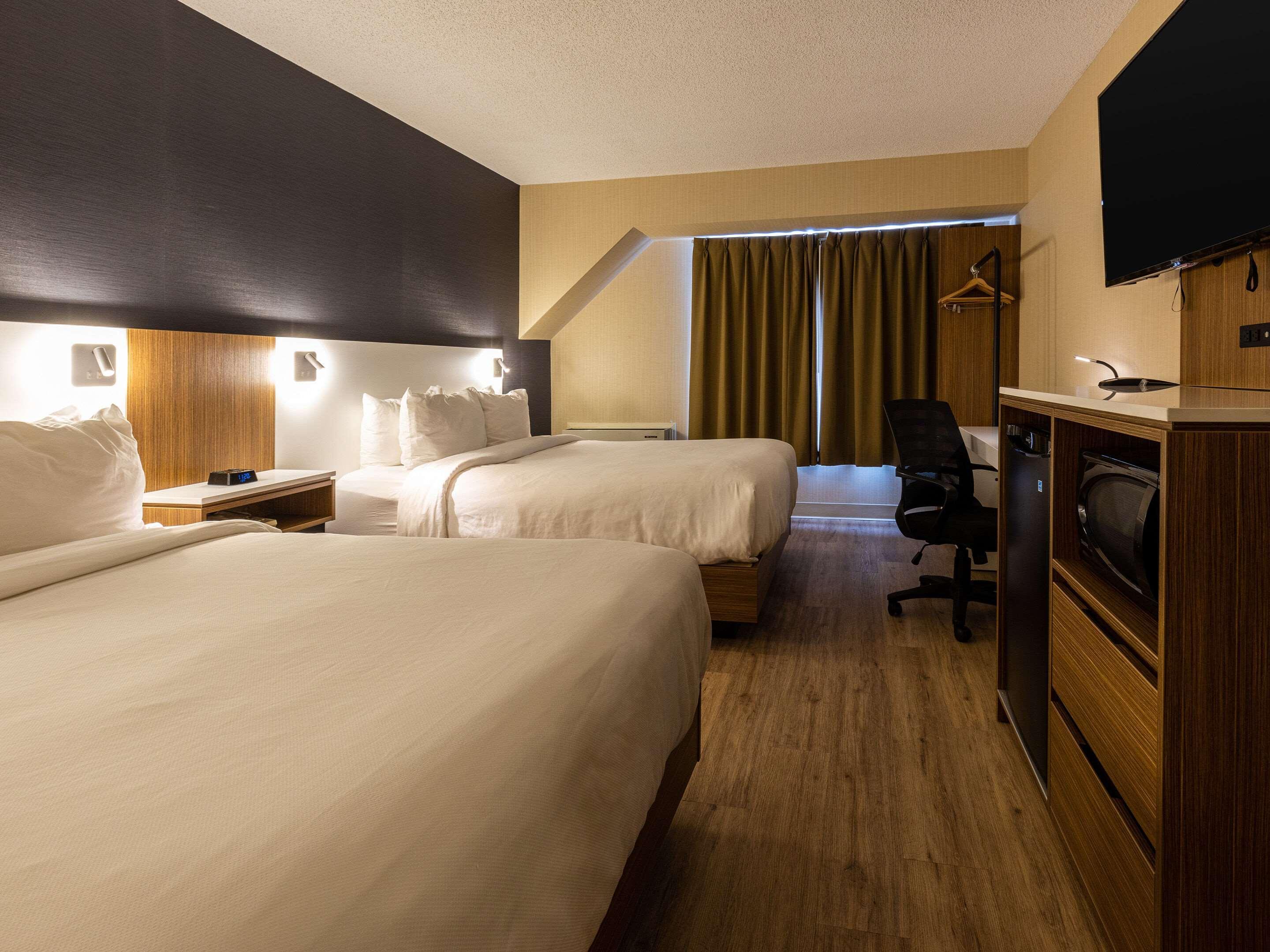Comfort Inn Rouyn-Noranda Exterior photo