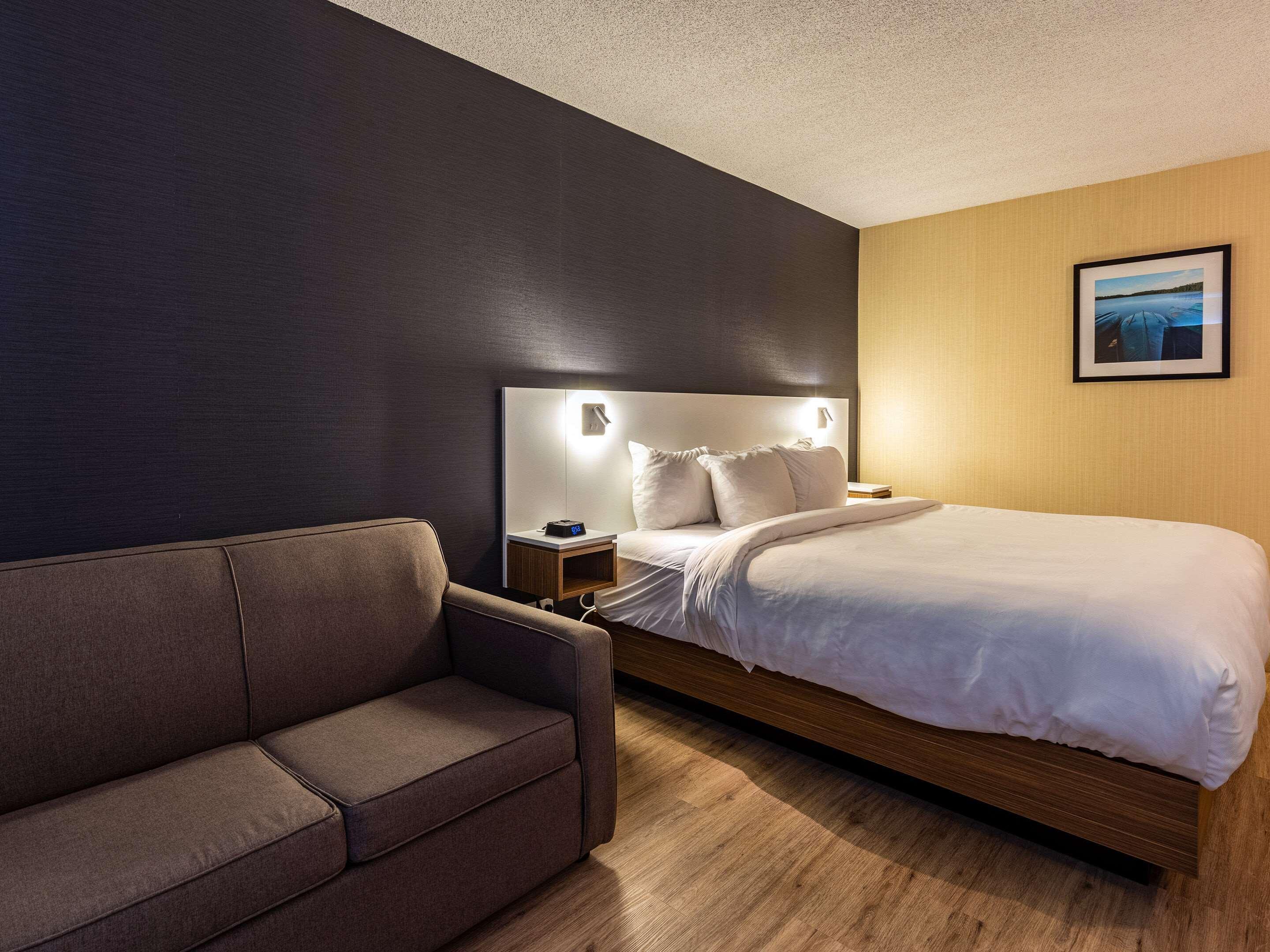Comfort Inn Rouyn-Noranda Exterior photo