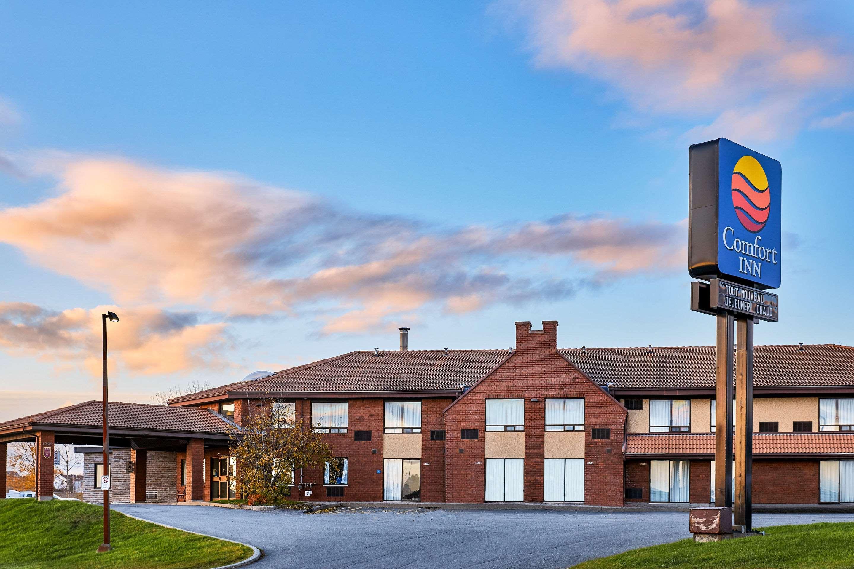 Comfort Inn Rouyn-Noranda Exterior photo