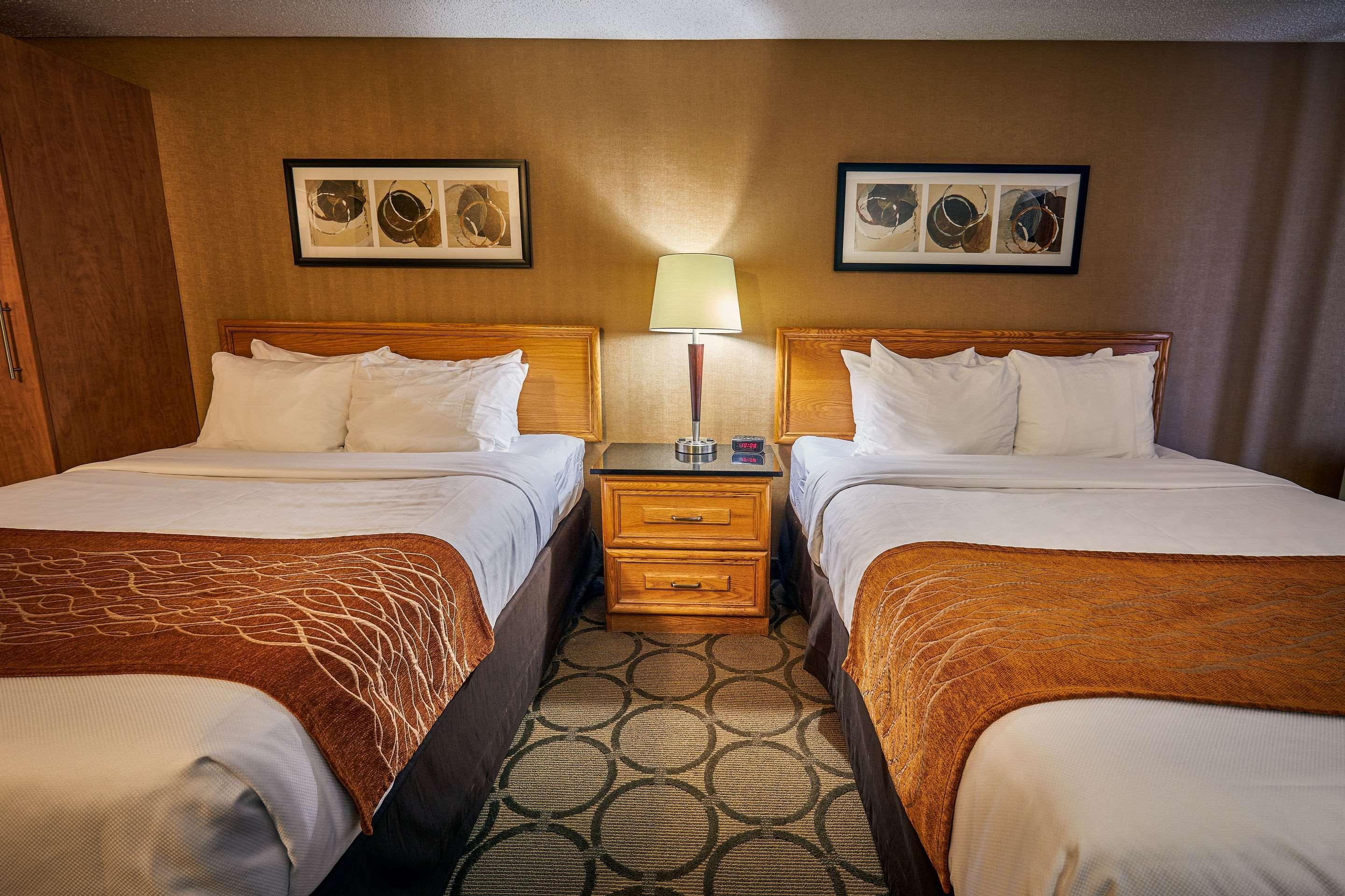 Comfort Inn Rouyn-Noranda Exterior photo