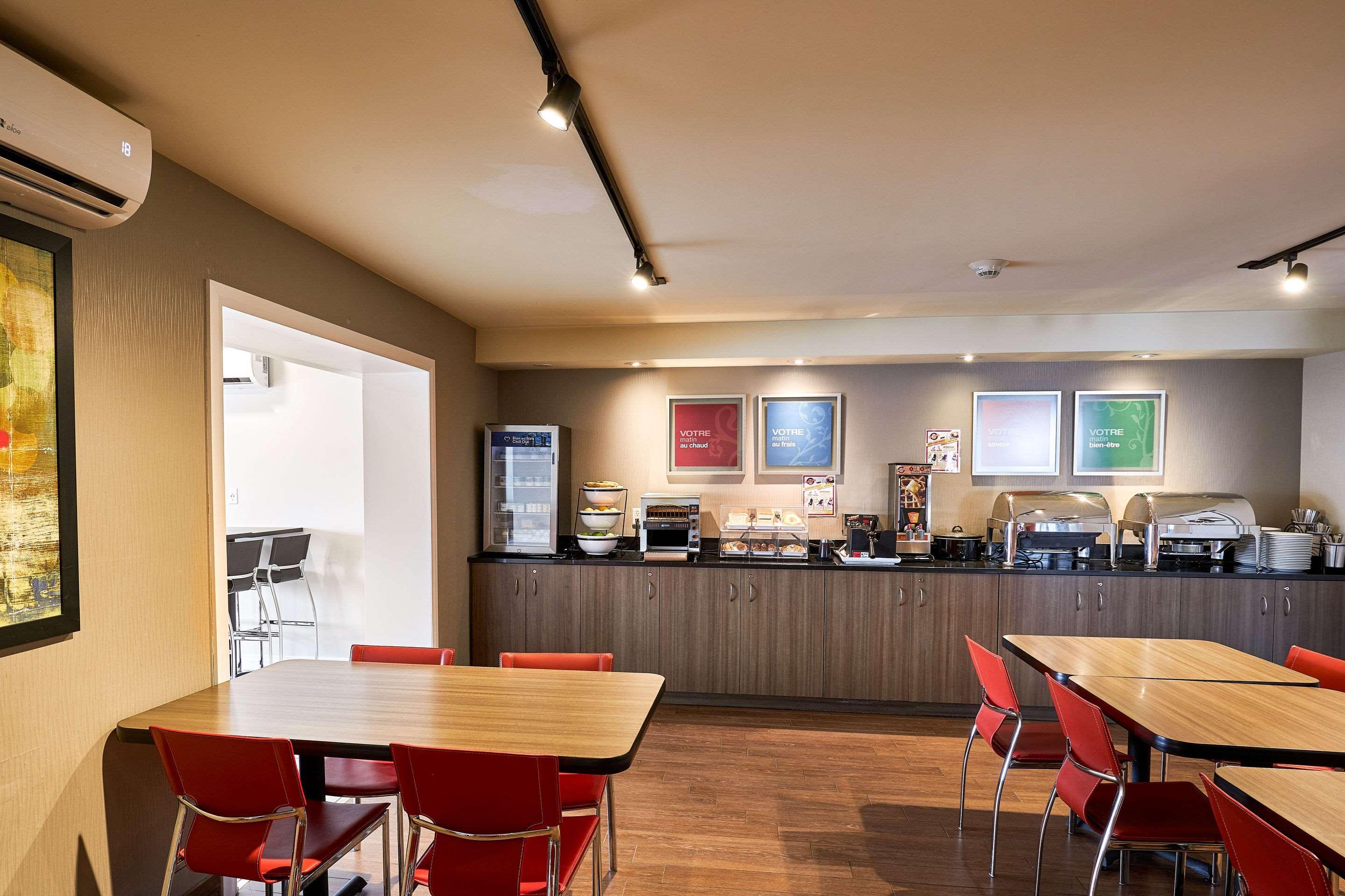 Comfort Inn Rouyn-Noranda Exterior photo