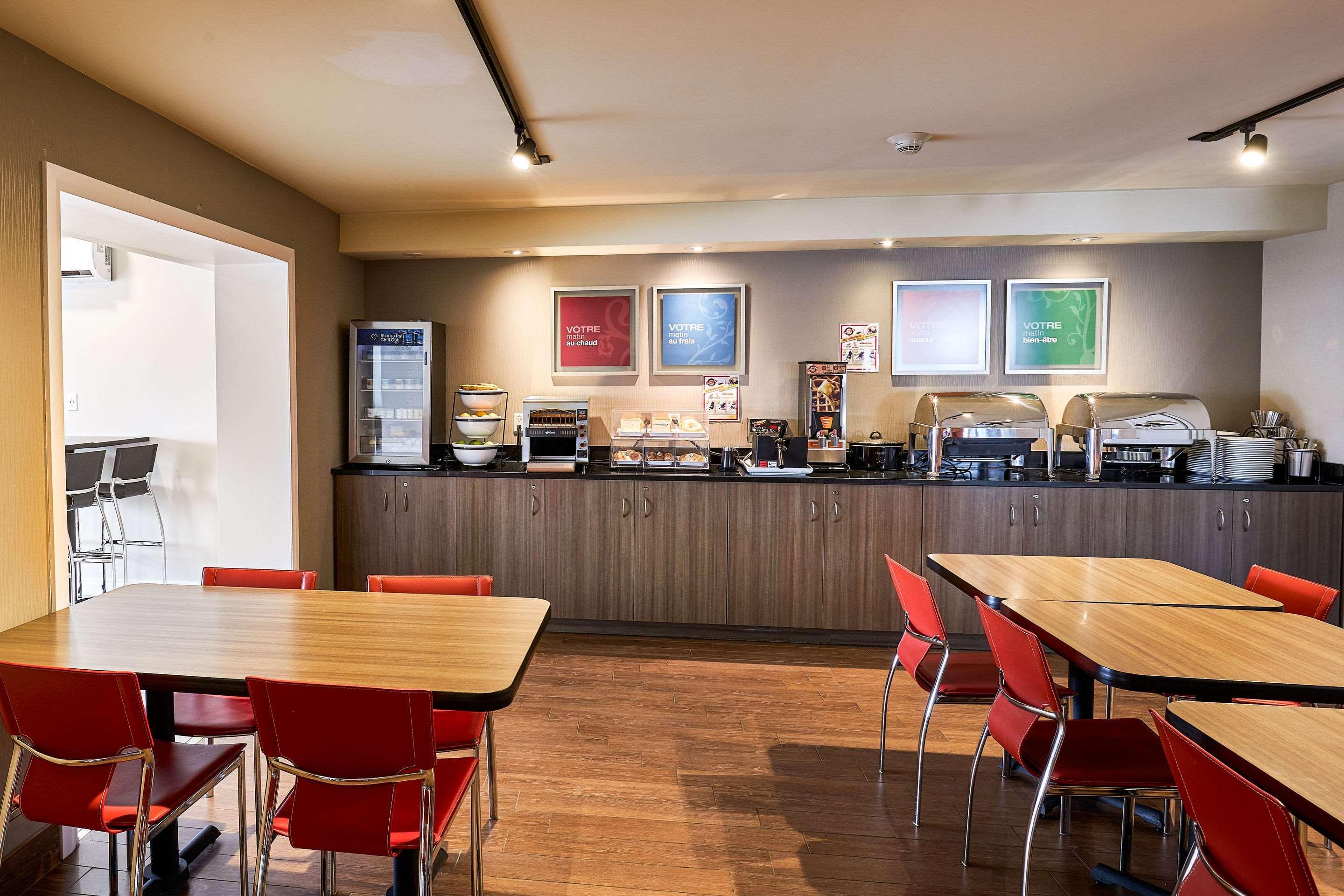 Comfort Inn Rouyn-Noranda Exterior photo