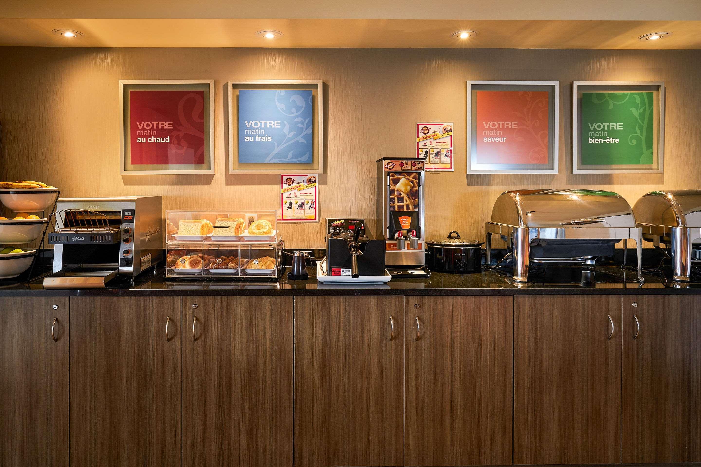 Comfort Inn Rouyn-Noranda Exterior photo