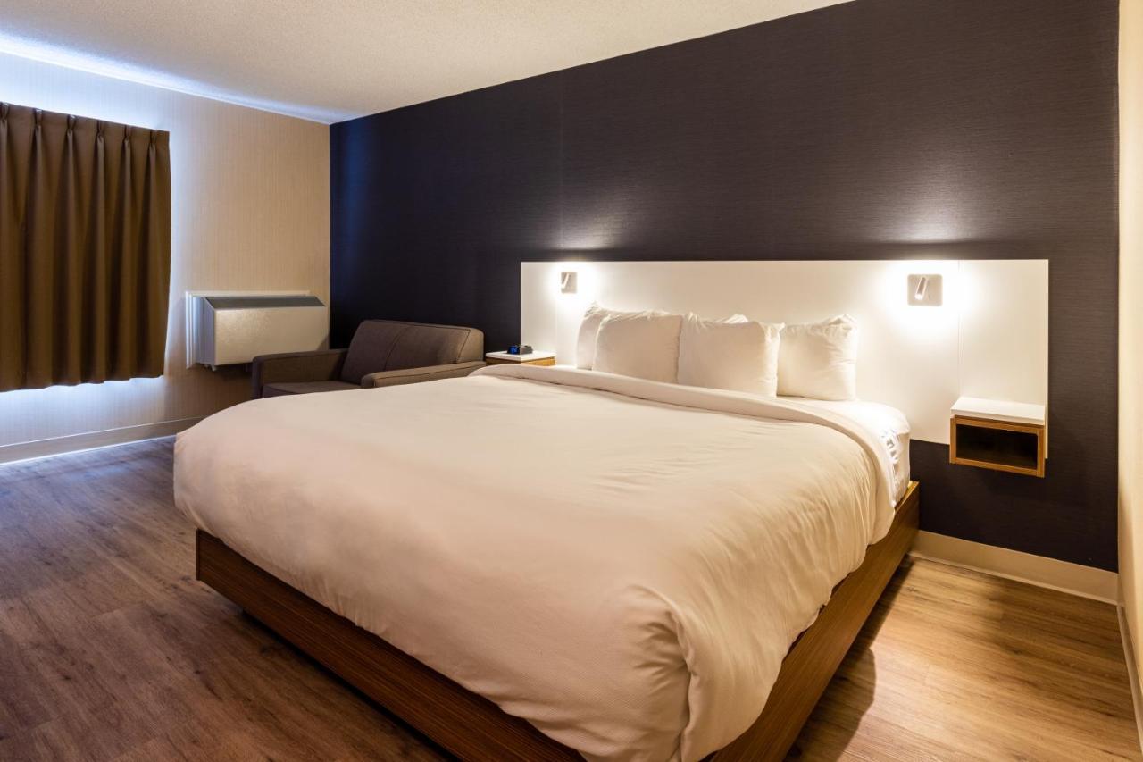 Comfort Inn Rouyn-Noranda Exterior photo