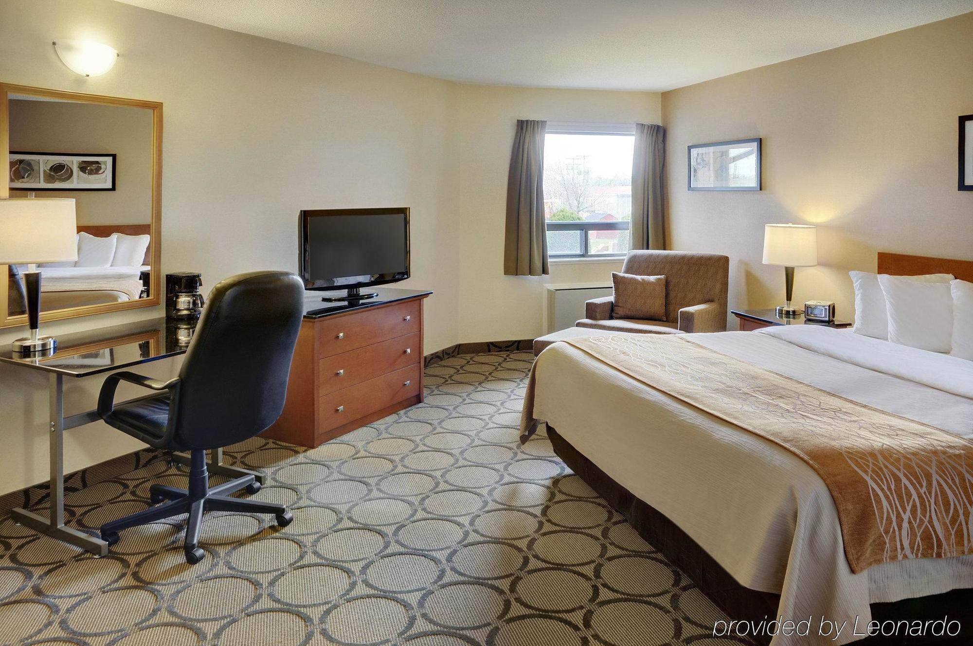 Comfort Inn Rouyn-Noranda Exterior photo